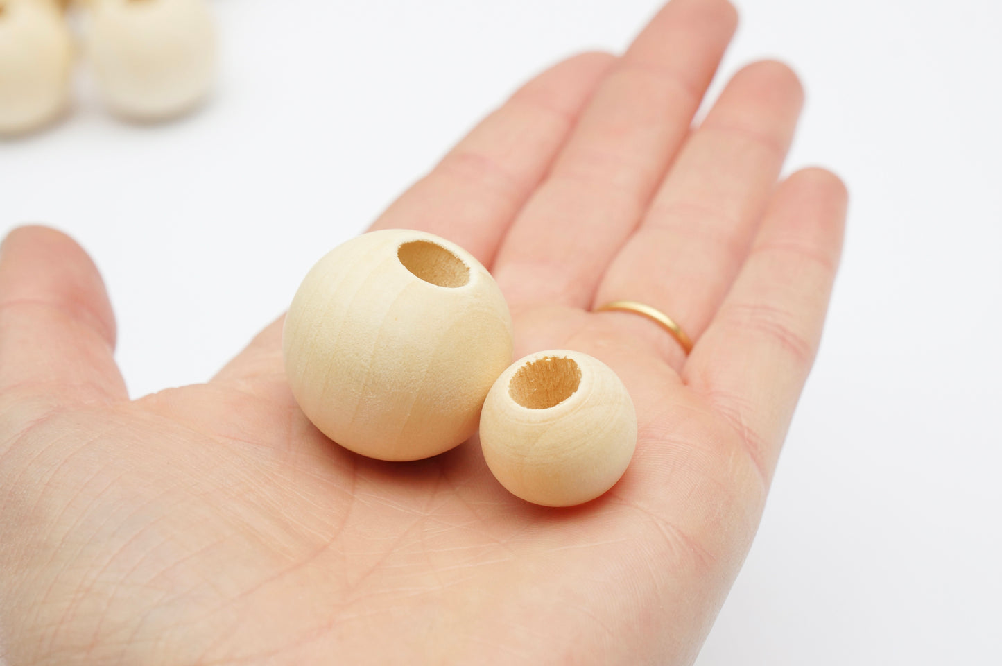 Perles en bois naturel (2 tailles disponible)