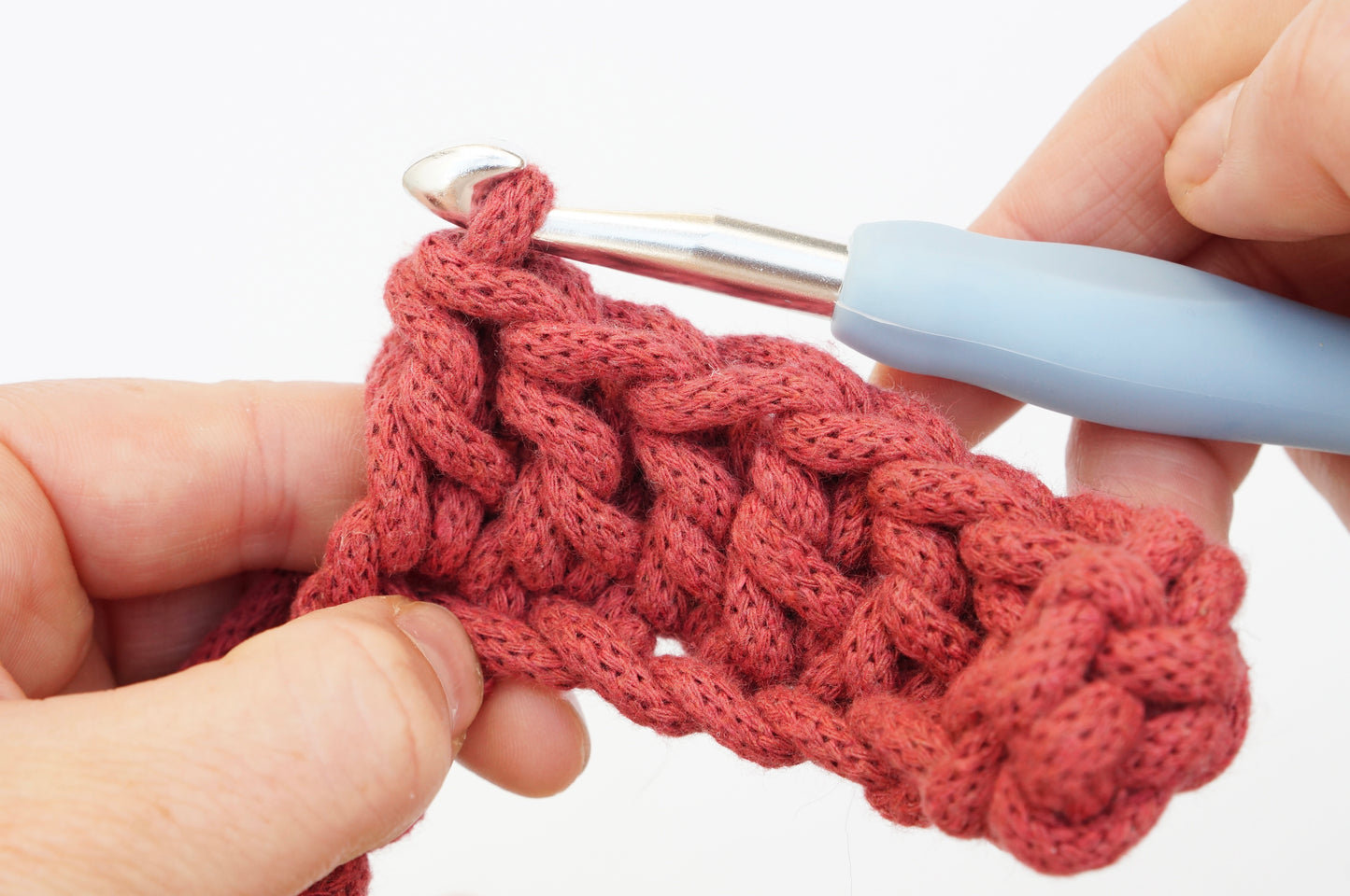 Crochets en aluminium avec manche ergonomique en silicone